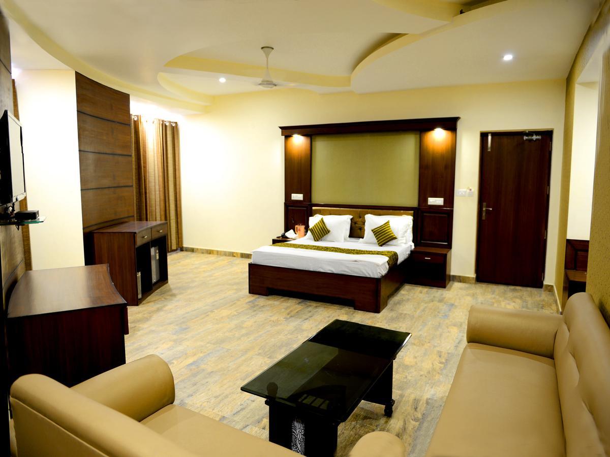 Anurag Hotel Katra  Ngoại thất bức ảnh